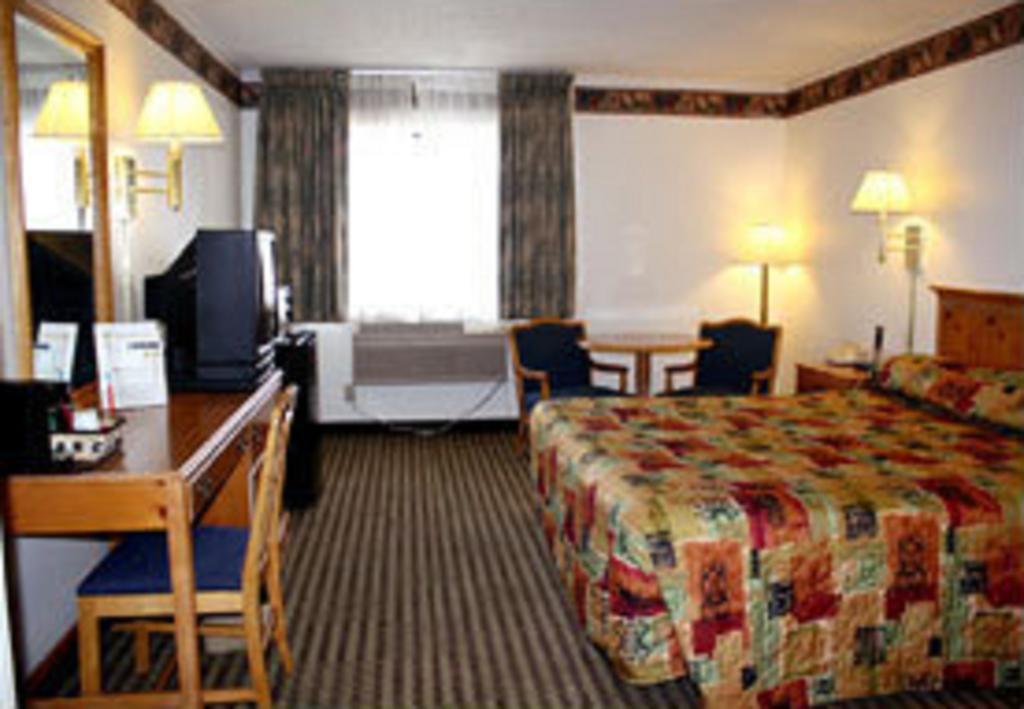 Super 8 By Wyndham Willows Bagian luar foto
